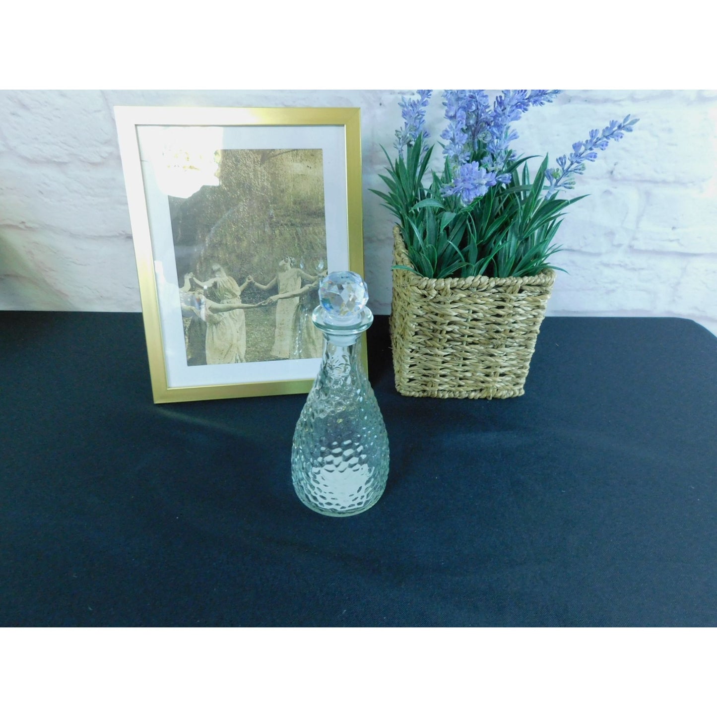 Carafe avec bouchon en verre martelé transparent d'inspiration vintage au design texturé
