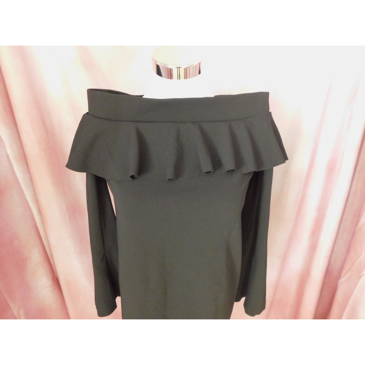 Robe ZARA Basic Collection Femme XS Noir Épaules Dénudées Volants NWT