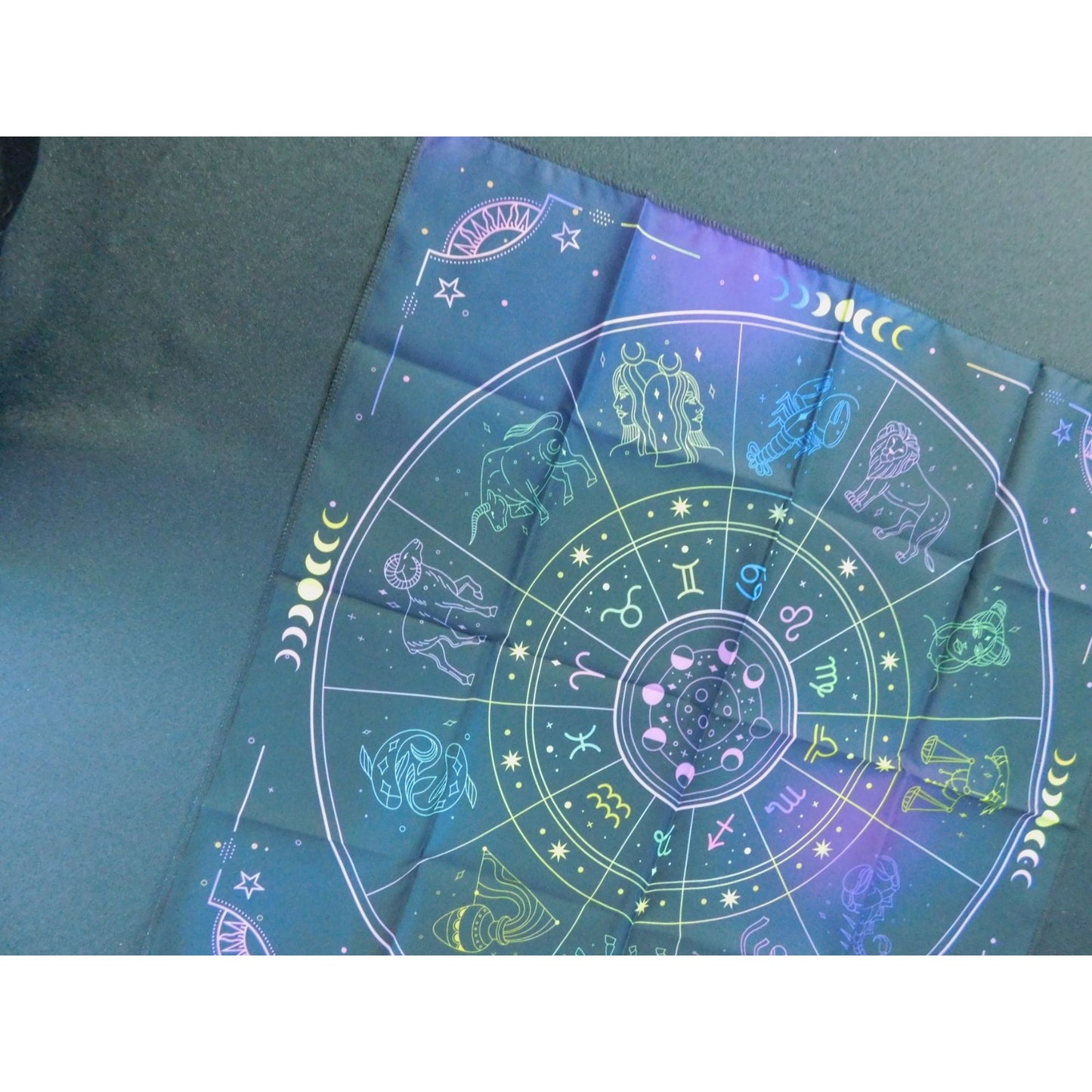 Nappe d'autel avec constellations et phases de lune célestes pour la divination du tarot