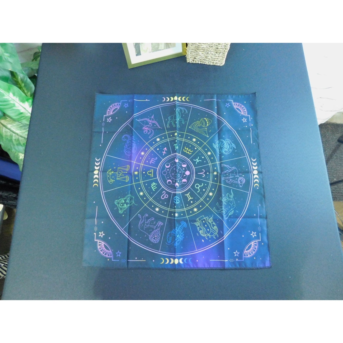 Nappe d'autel avec constellations et phases de lune célestes pour la divination du tarot
