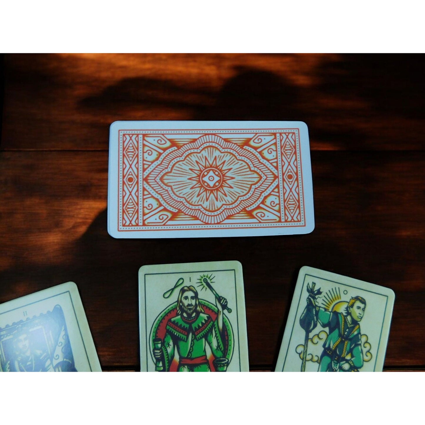 Cartes de tarot de tatouage par Ink & Intuition - Jeu mystique pour lectures intuitives et conseils spirituels