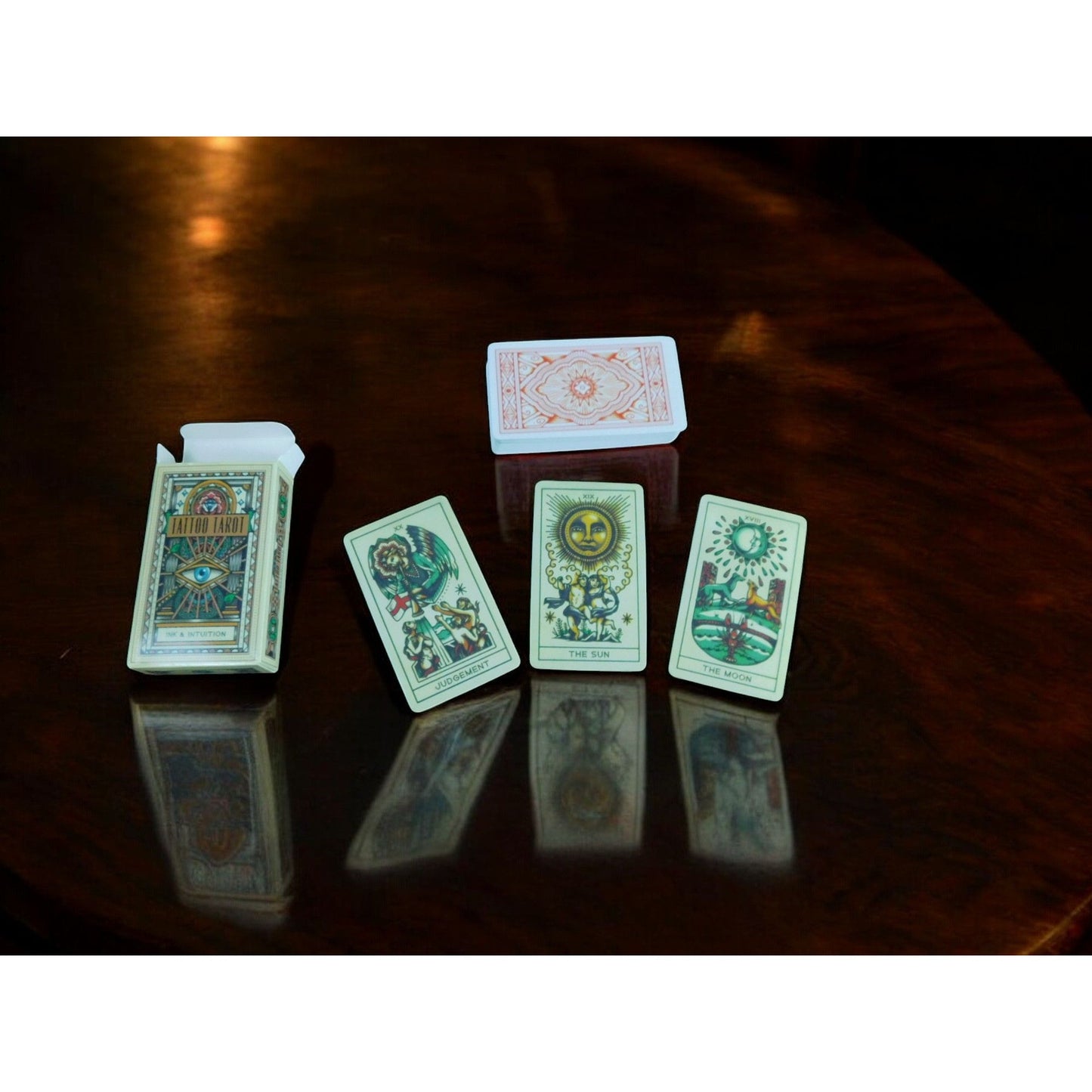 Cartes de tarot de tatouage par Ink & Intuition - Jeu mystique pour lectures intuitives et conseils spirituels