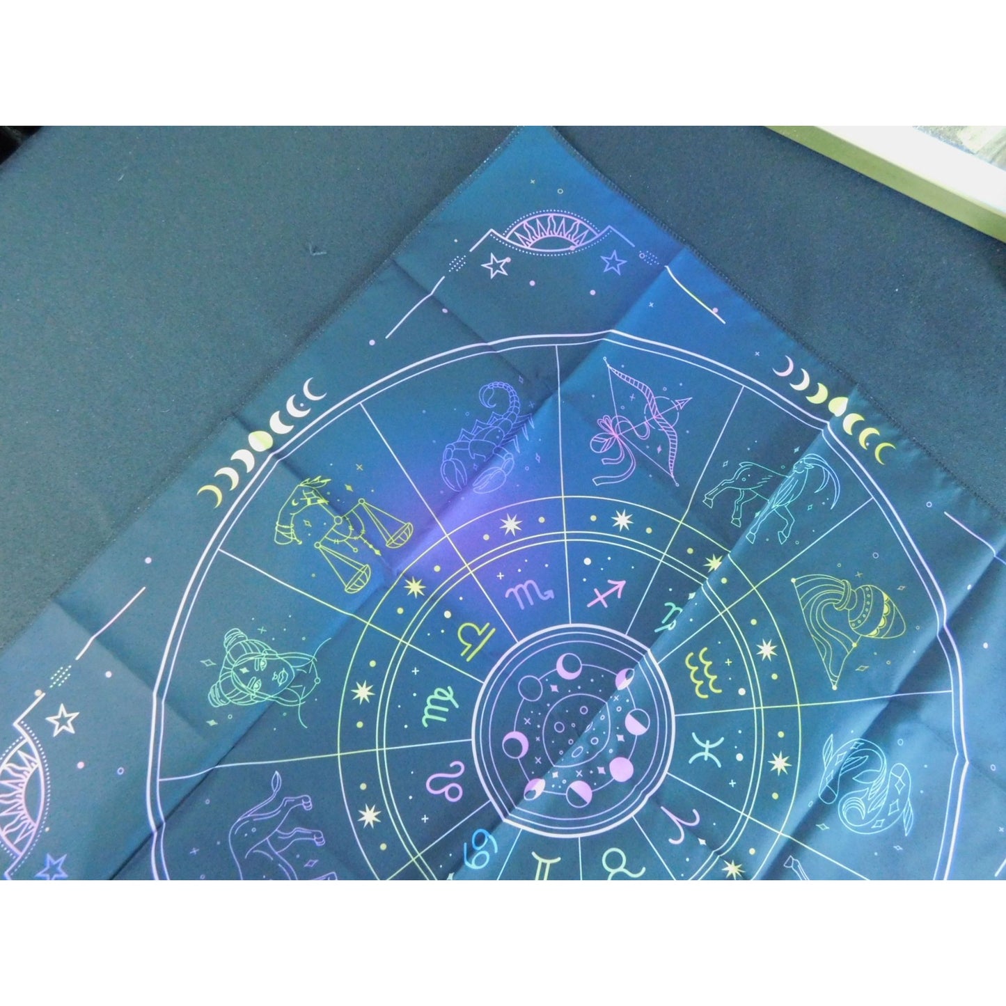 Nappe d'autel avec constellations et phases de lune célestes pour la divination du tarot
