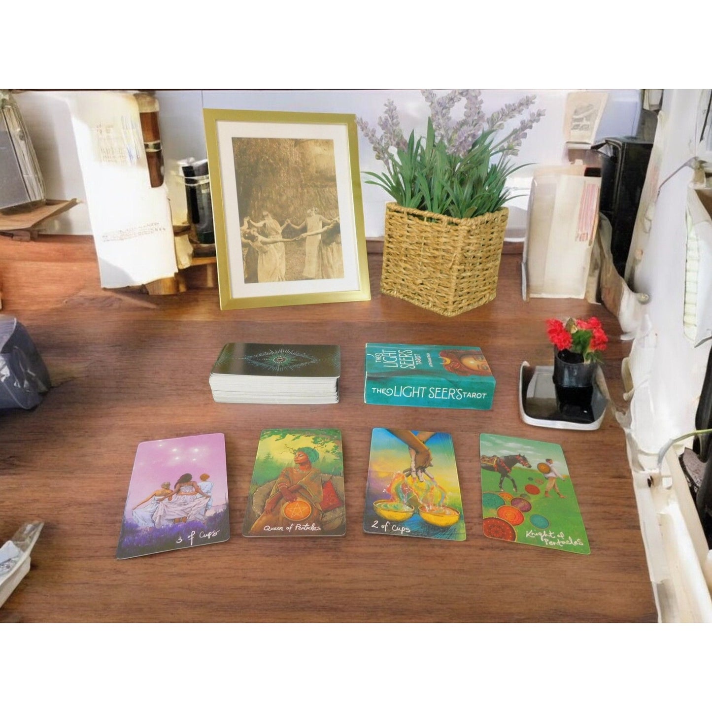 Le jeu de tarot Light Seers 78 cartes Outil de guérison pour explorer les aspects lumineux et ombragés de soi