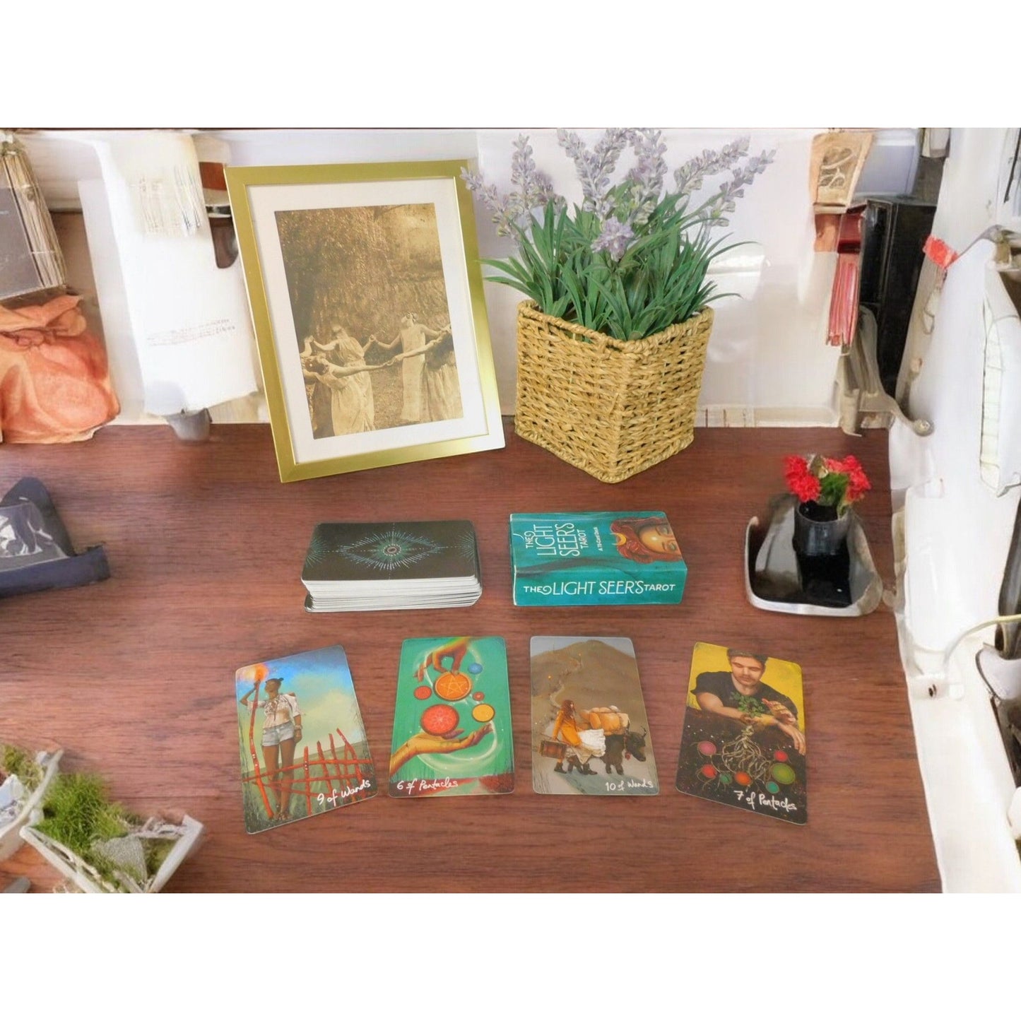 Le jeu de tarot Light Seers 78 cartes Outil de guérison pour explorer les aspects lumineux et ombragés de soi