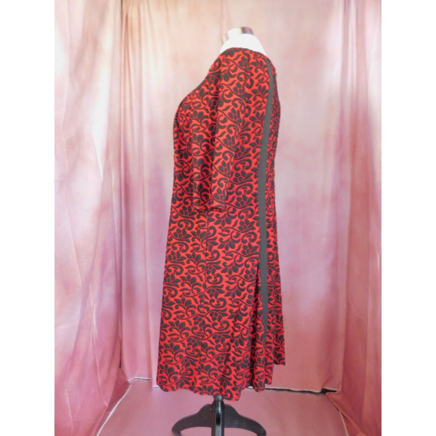 Plus Size Red Black Jacquard Shift Dress Woman 20 Classic Elegance
