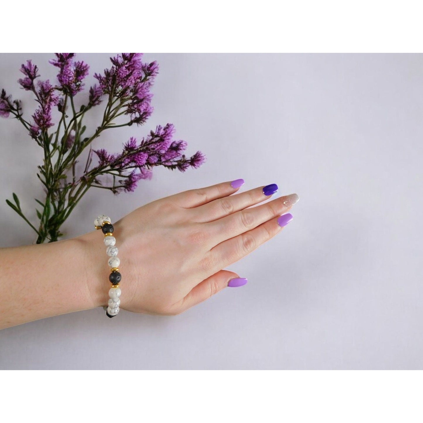 Bracelet de perles en pierre de lave Howlite de guérison de 8 mm, énergie apaisante naturelle, extensible