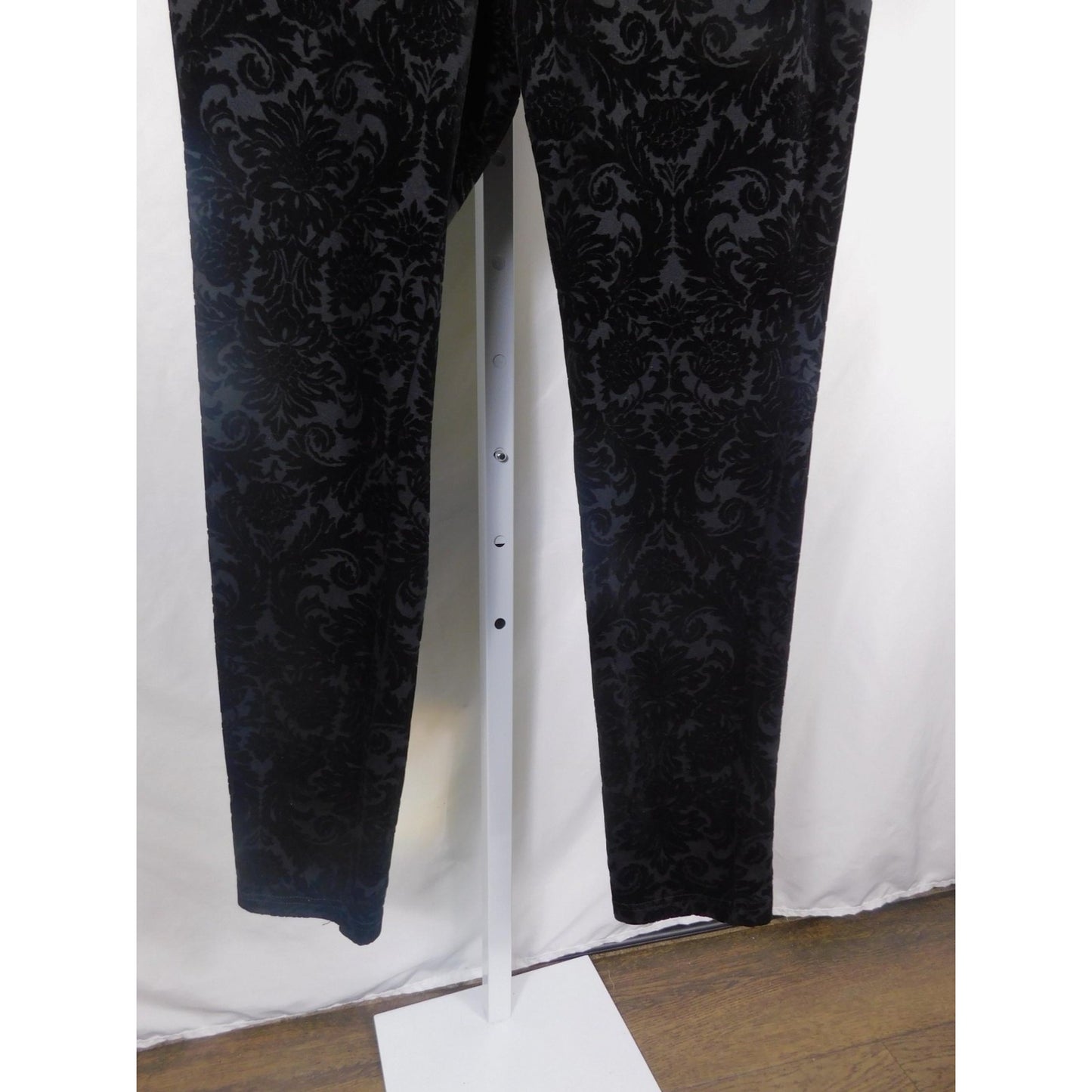 Roz & Ali Pants Womens Medium Black Flocked Velvet Damask Gothic Witchy