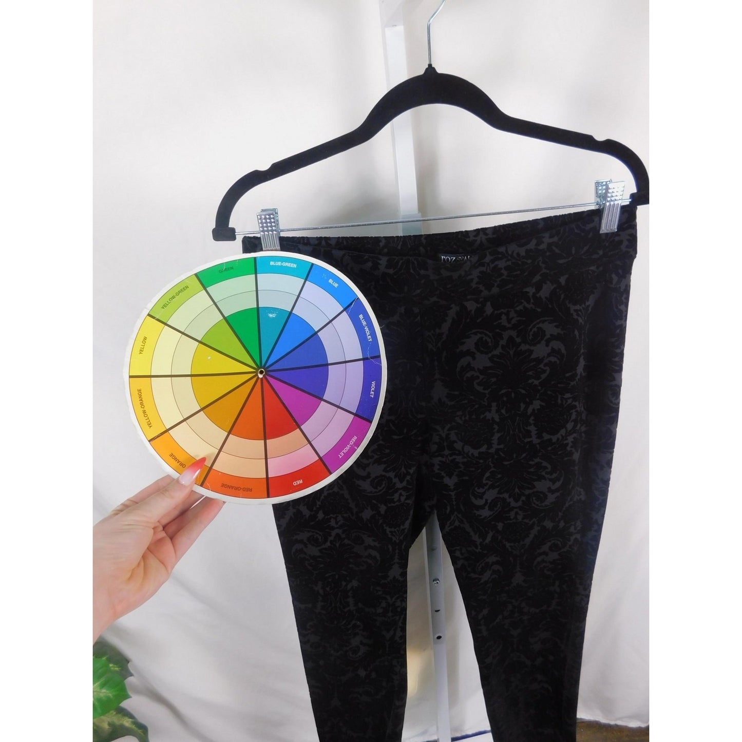 Roz & Ali Pants Womens Medium Black Flocked Velvet Damask Gothic Witchy