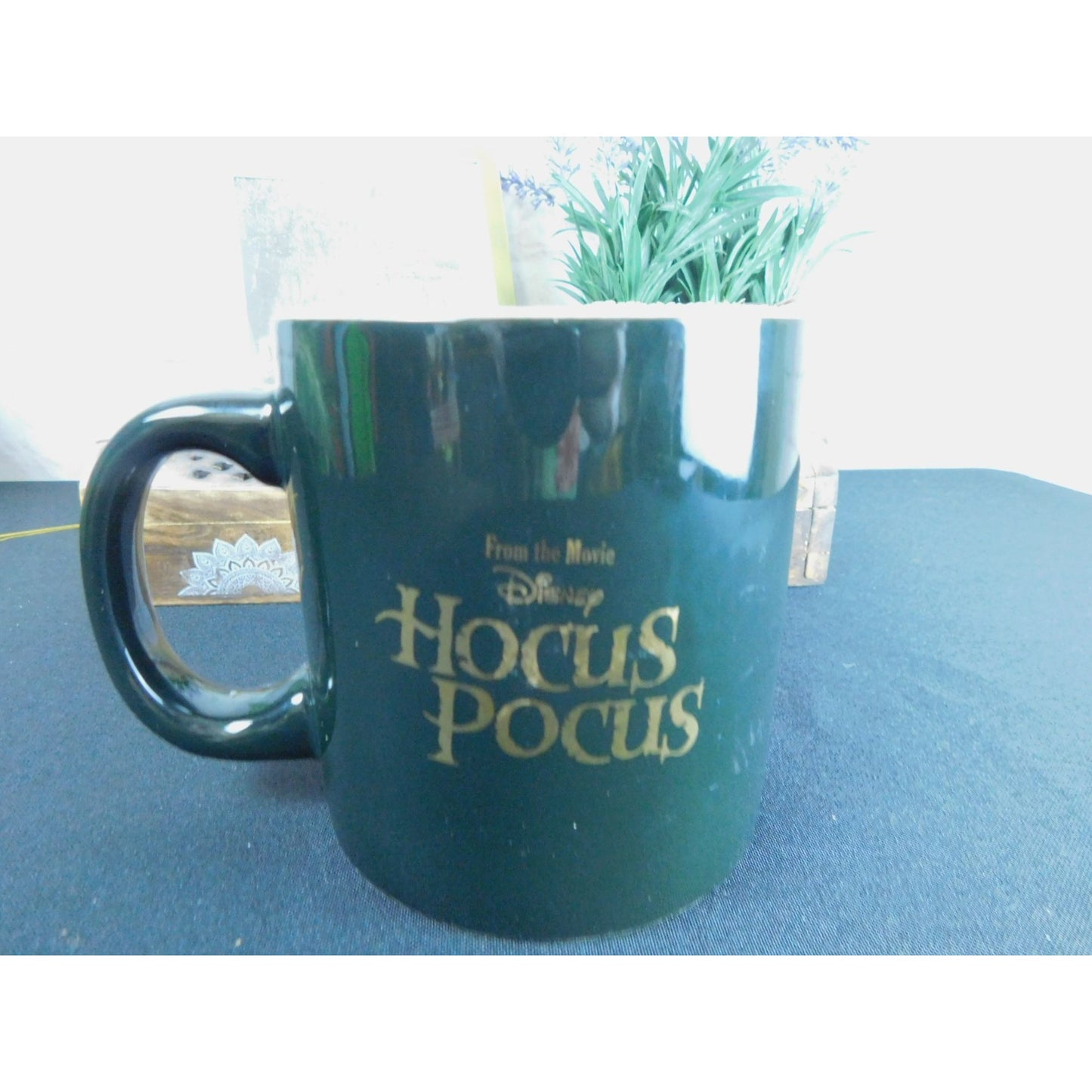 Tasse à café et thé noir avec silhouette de sorcière Disney Hocus Pocus Come We Fly