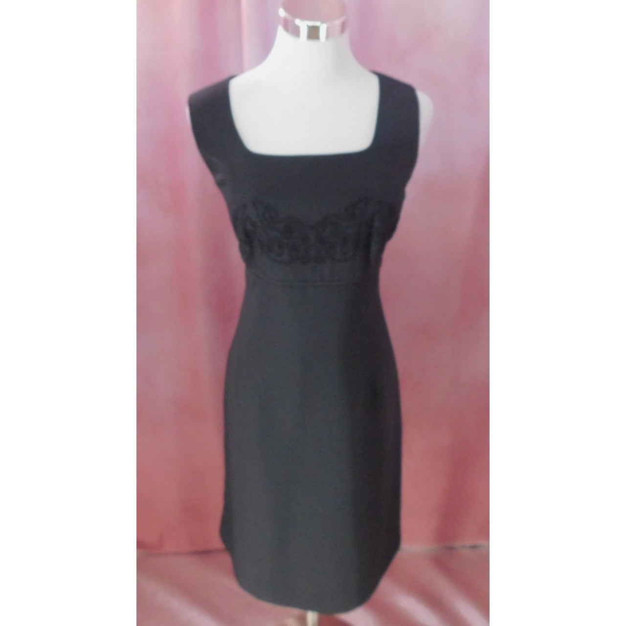 Robe trapèze brodée de perles sans manches de John Roberts, noire, doublée, taille 10