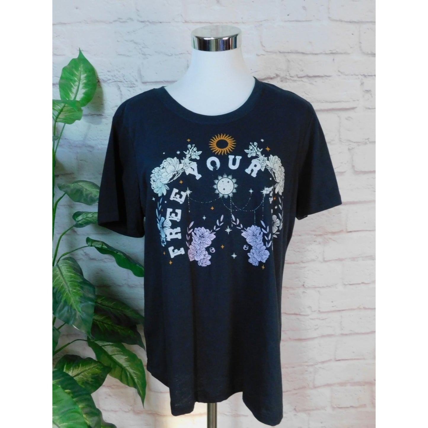 T-shirt graphique Kristen Nicole Free Your Mind pour femme, noir, taille XL, NWT