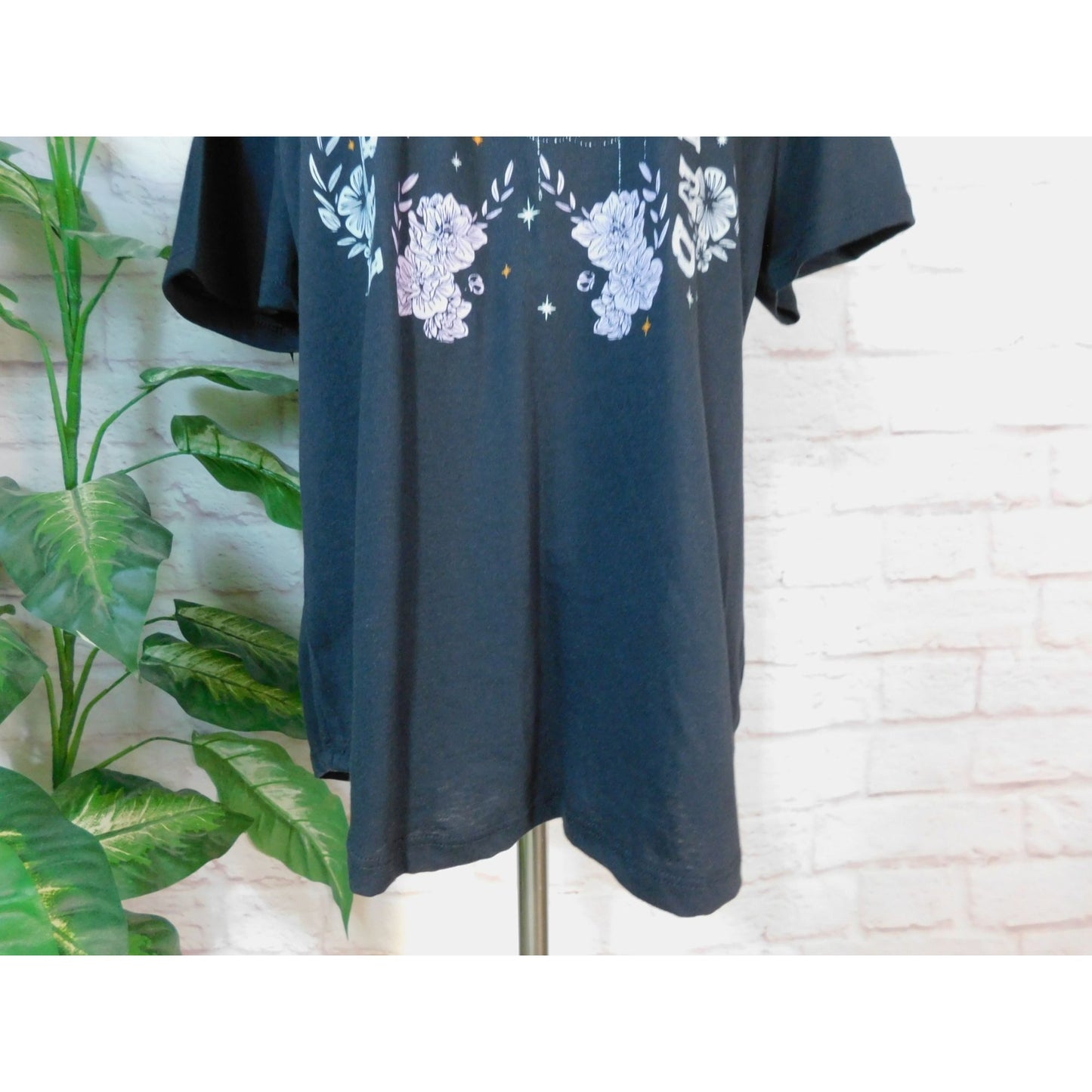 T-shirt graphique Kristen Nicole Free Your Mind pour femme, noir, taille XL, NWT