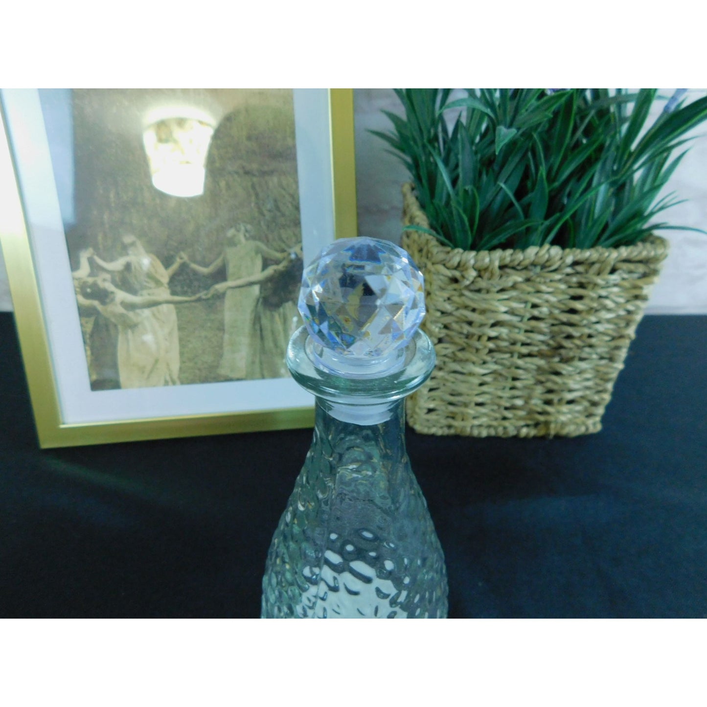 Carafe avec bouchon en verre martelé transparent d'inspiration vintage au design texturé
