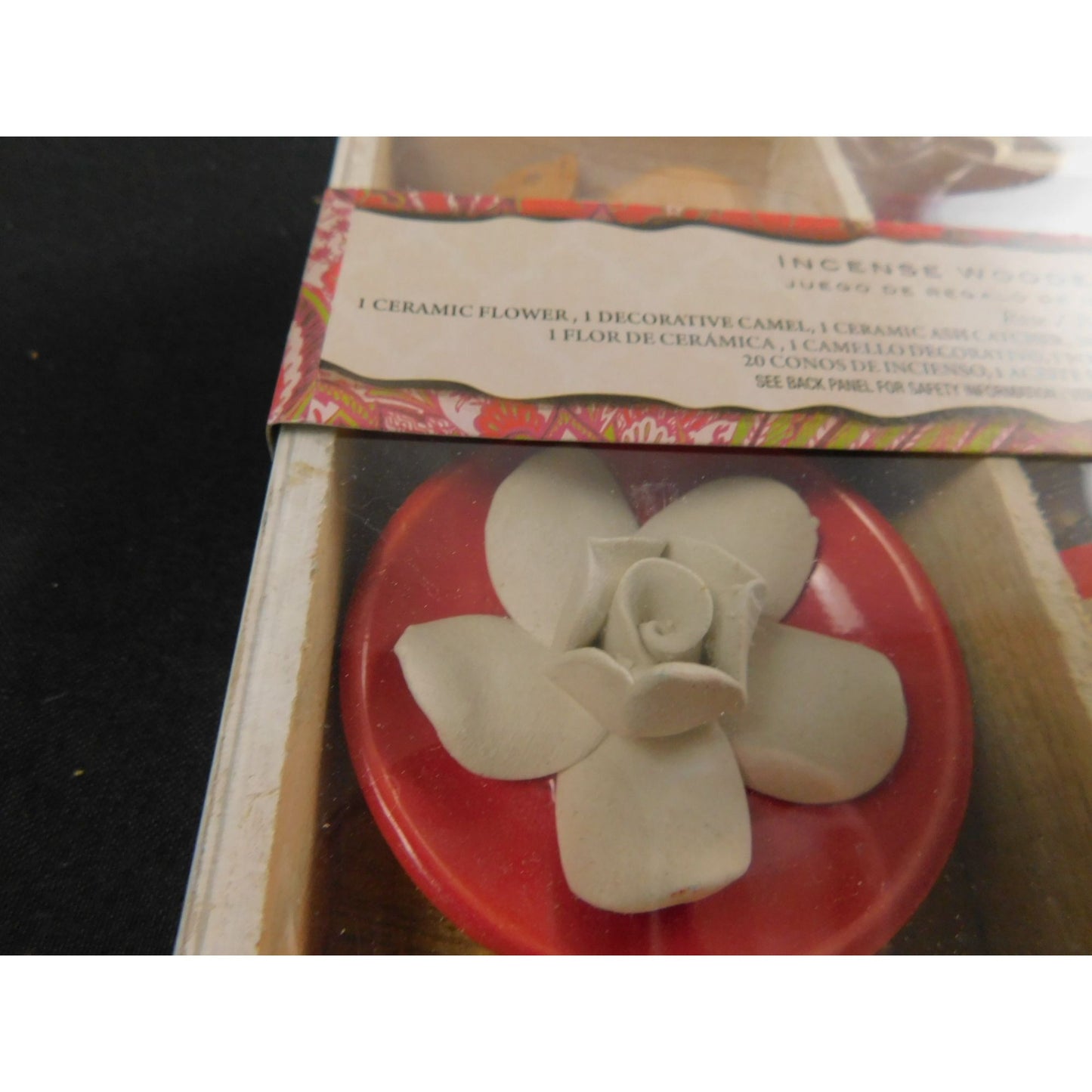 Coffret cadeau en bois d'encens Flora Classique avec bâtonnets décoratifs en céramique pour attrape-cendres de chameau, cônes et huile