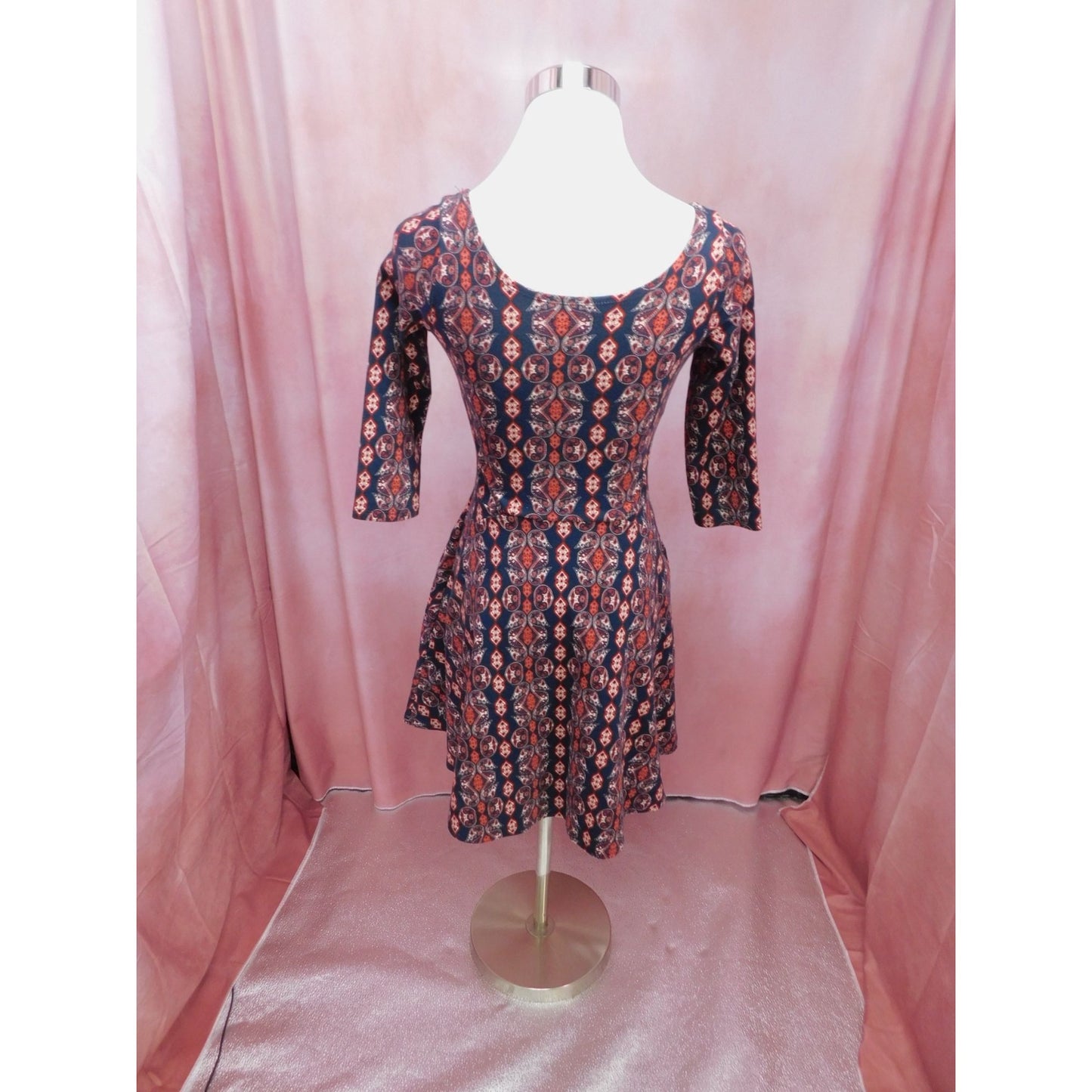 Hollister XS Fit & Flare Dress Boho Geometric Print, Very Good Condition