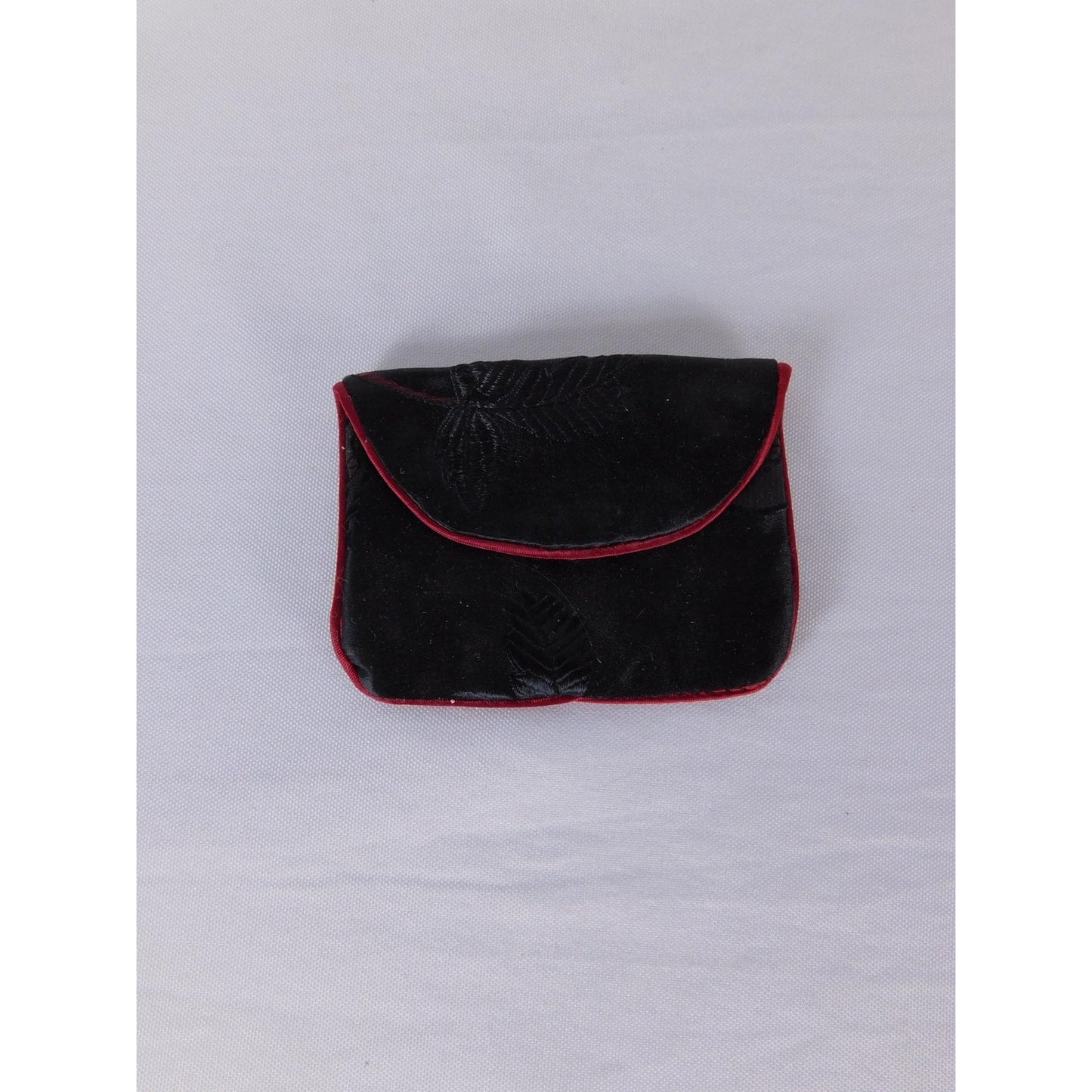 Coin Wallet Purse Womens One Size Compact Black Velvet Floral Pouch Red Trim