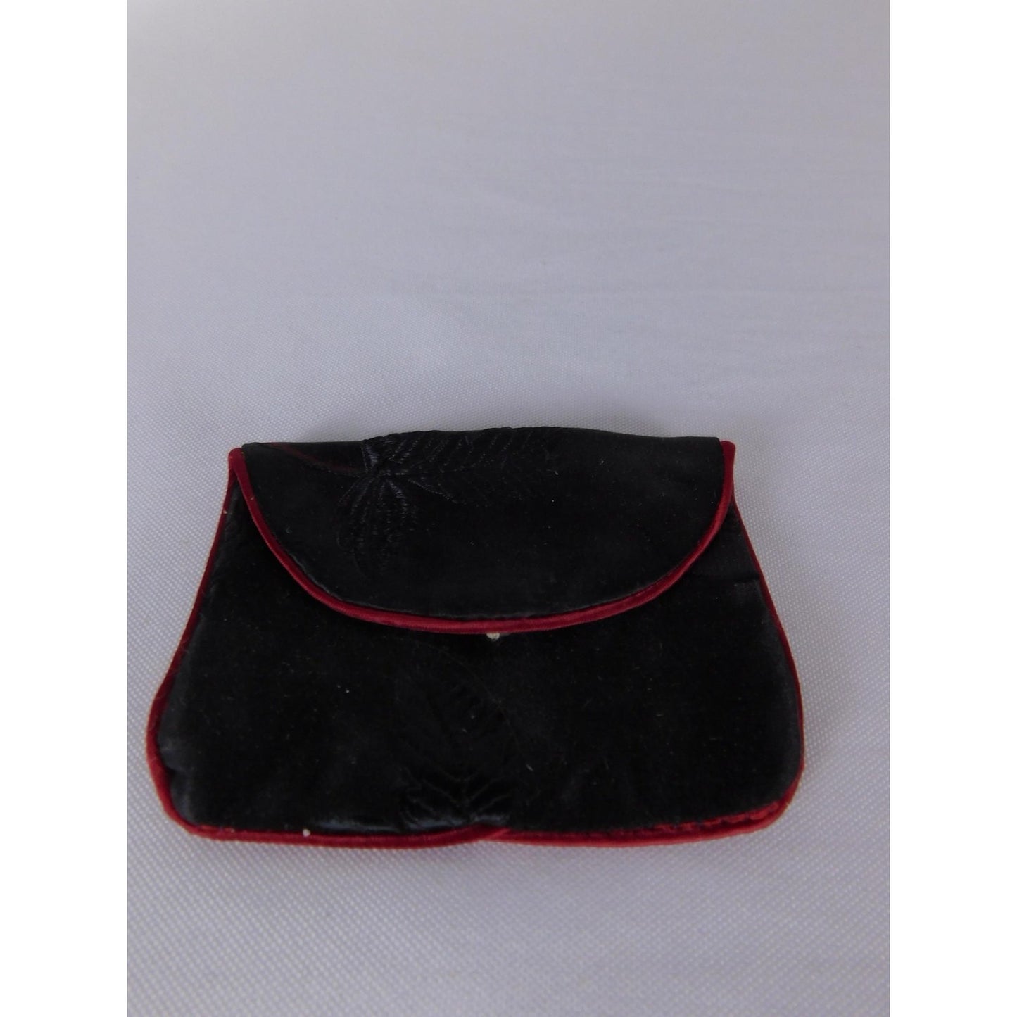 Coin Wallet Purse Womens One Size Compact Black Velvet Floral Pouch Red Trim