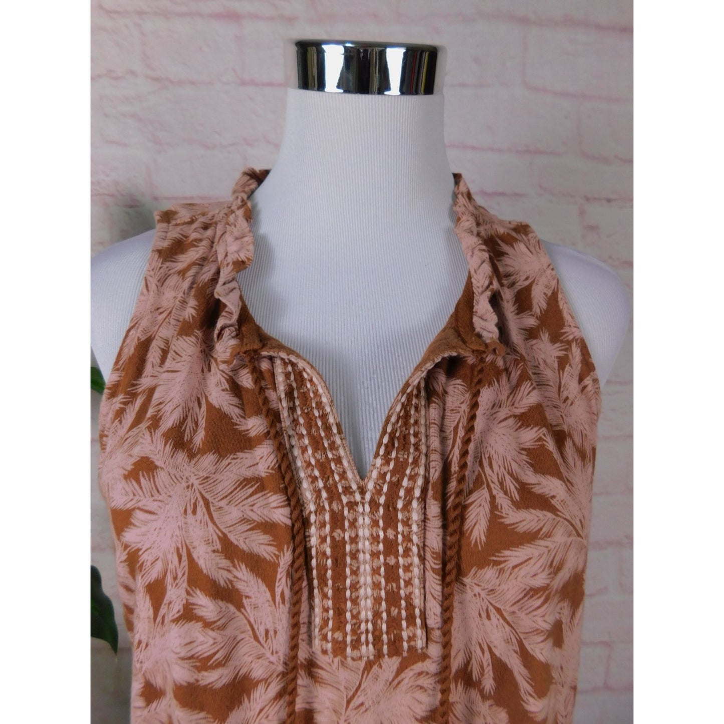 J Jill Petite Boho Sleeveless Tassel Top S Brown Pink Palm Print