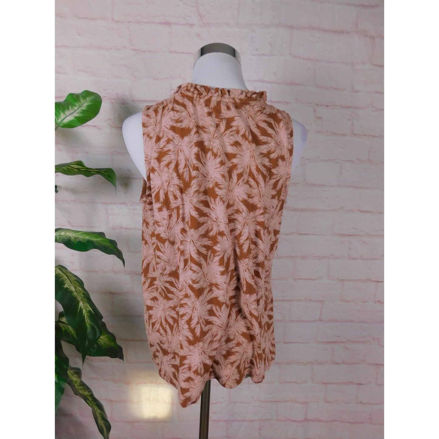 J Jill Petite Boho Sleeveless Tassel Top S Brown Pink Palm Print