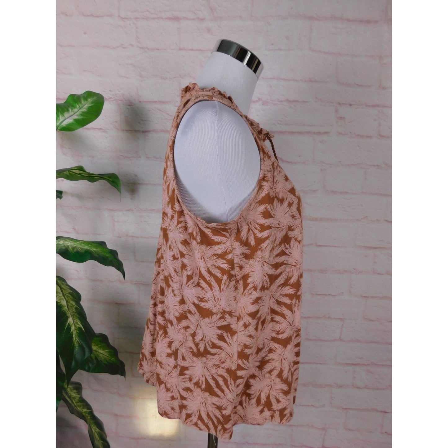 J Jill Petite Boho Sleeveless Tassel Top S Brown Pink Palm Print