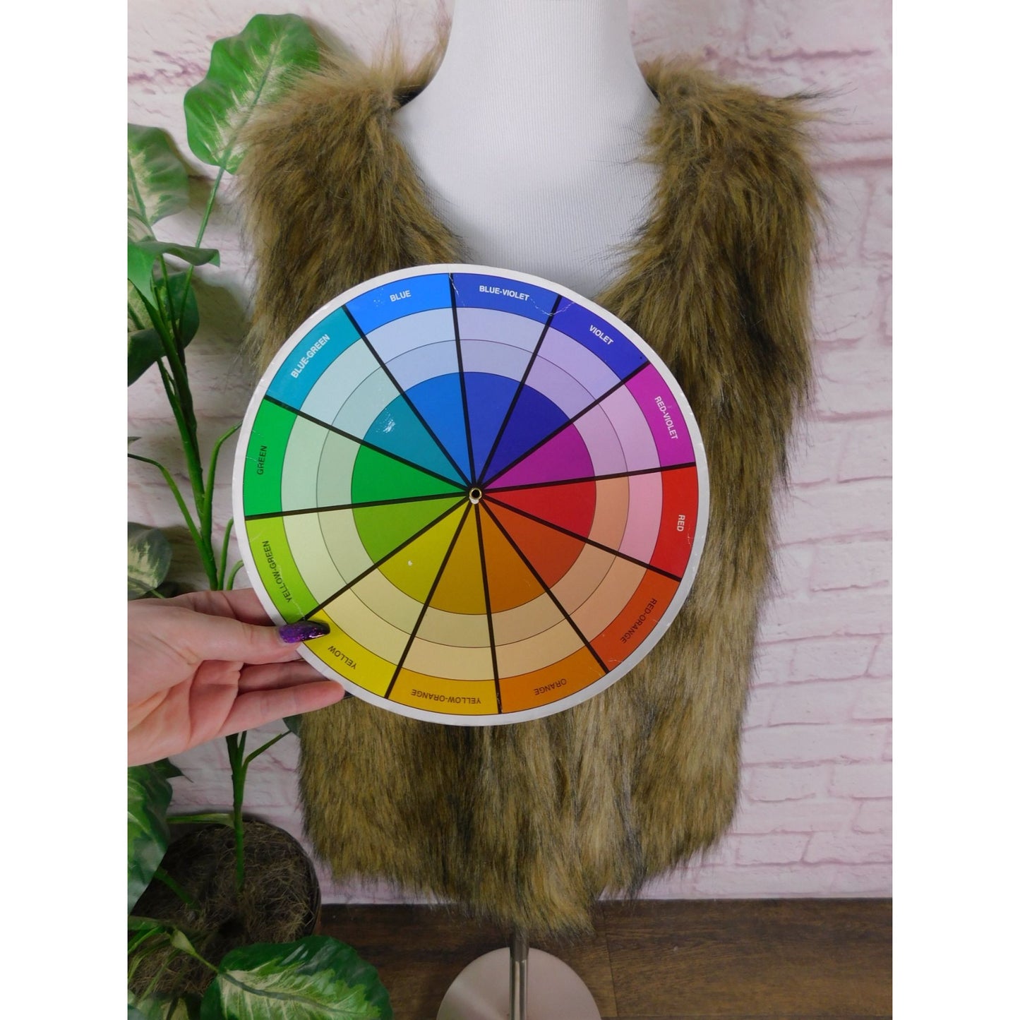 Faux Fur Vest Medium - Boho Chic with Hook & Eye Closure, Warm Layering