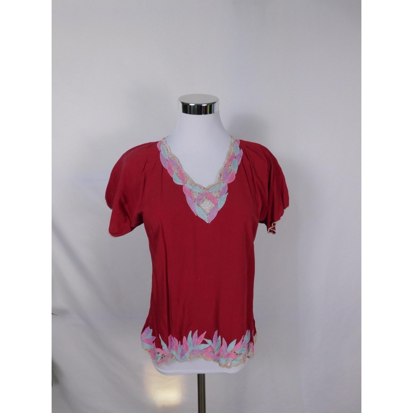 Lotus Red Embroidered Leaf Blouse M - Boho Cotton - Excellent