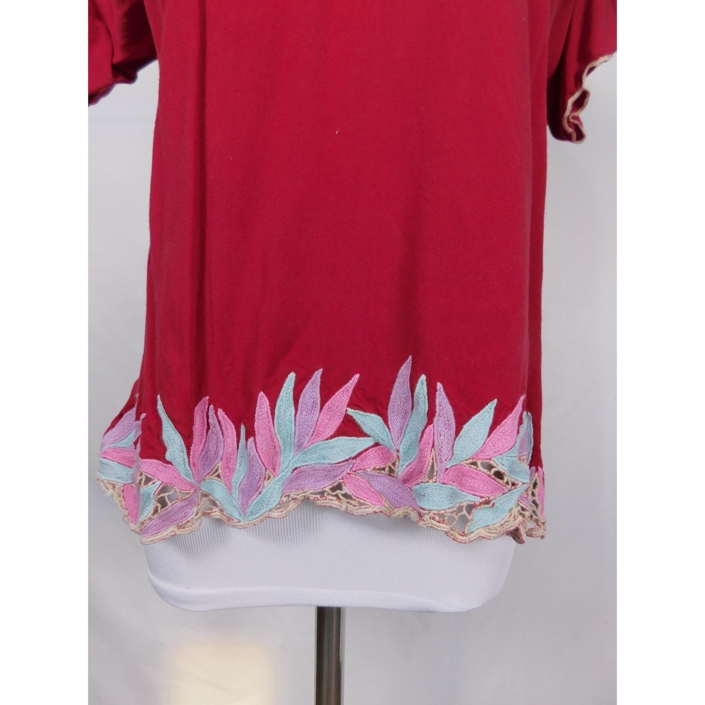 Lotus Red Embroidered Leaf Blouse M - Boho Cotton - Excellent