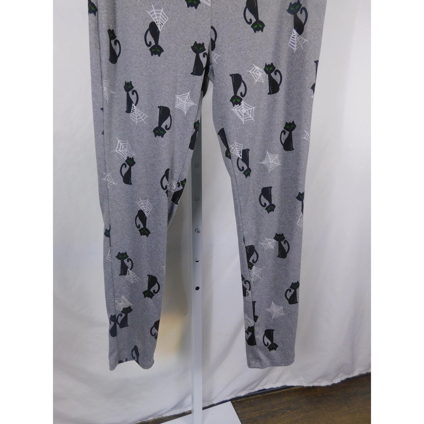 Feeling Festive Leggings Womens Medium Gray Black Cat Spider Web Witchy