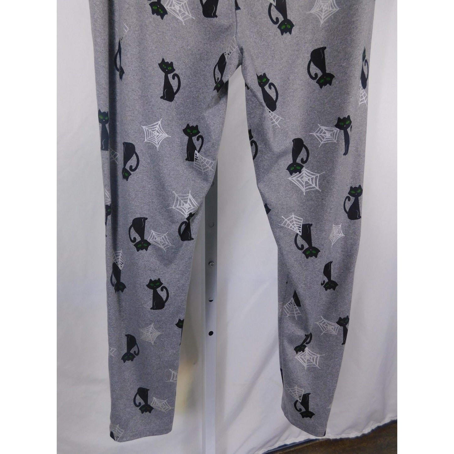 Feeling Festive Leggings Womens Medium Gray Black Cat Spider Web Witchy