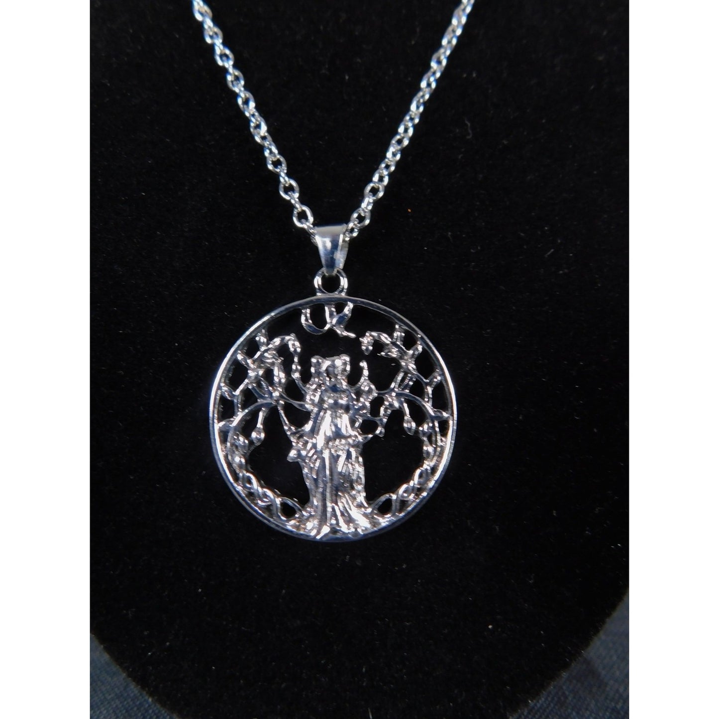 Goddess Tree Of Life Pendant Necklace Silver Tone Round Chain Wiccan Fantasy