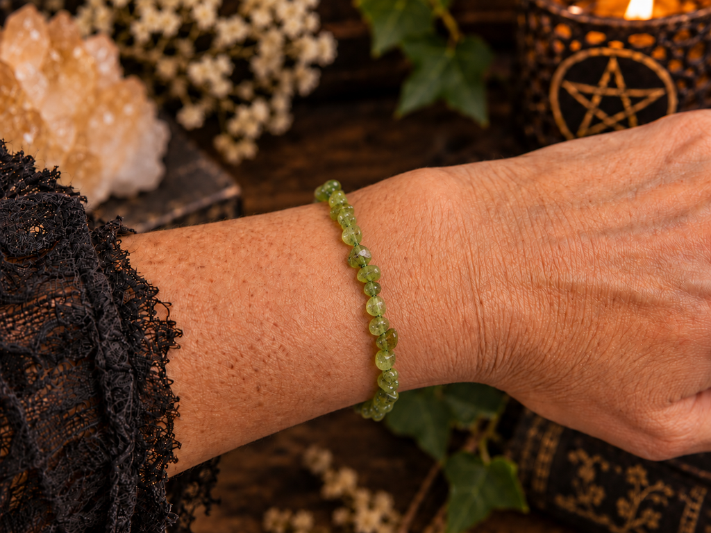 Natural Peridot Tumbled Crystal Stretch Bracelet