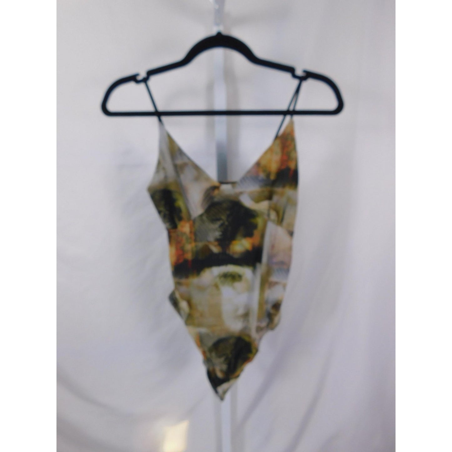 PrettyLittleThing Mesh Renaissance Bodysuit 8 - Sheer Print Snap - Excellent
