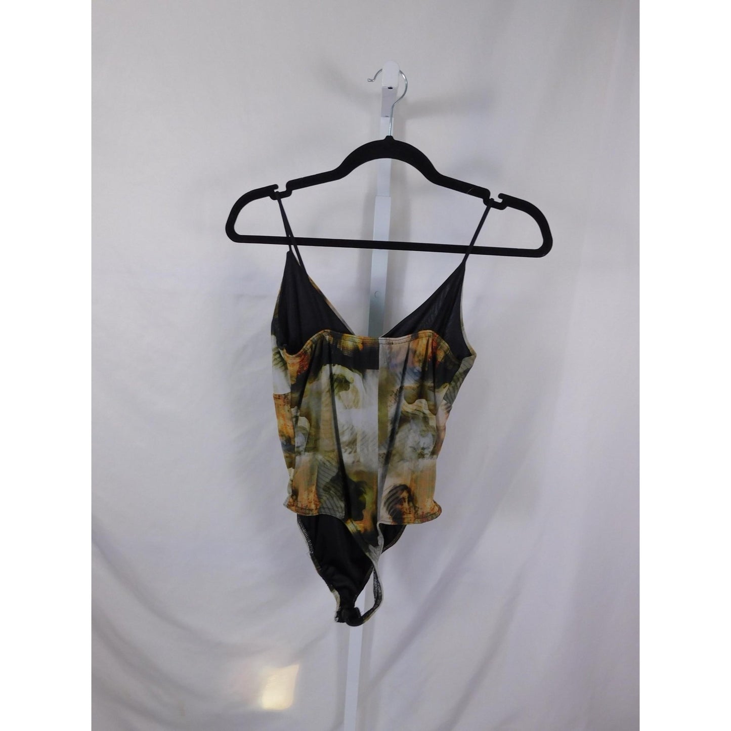 PrettyLittleThing Mesh Renaissance Bodysuit 8 - Sheer Print Snap - Excellent