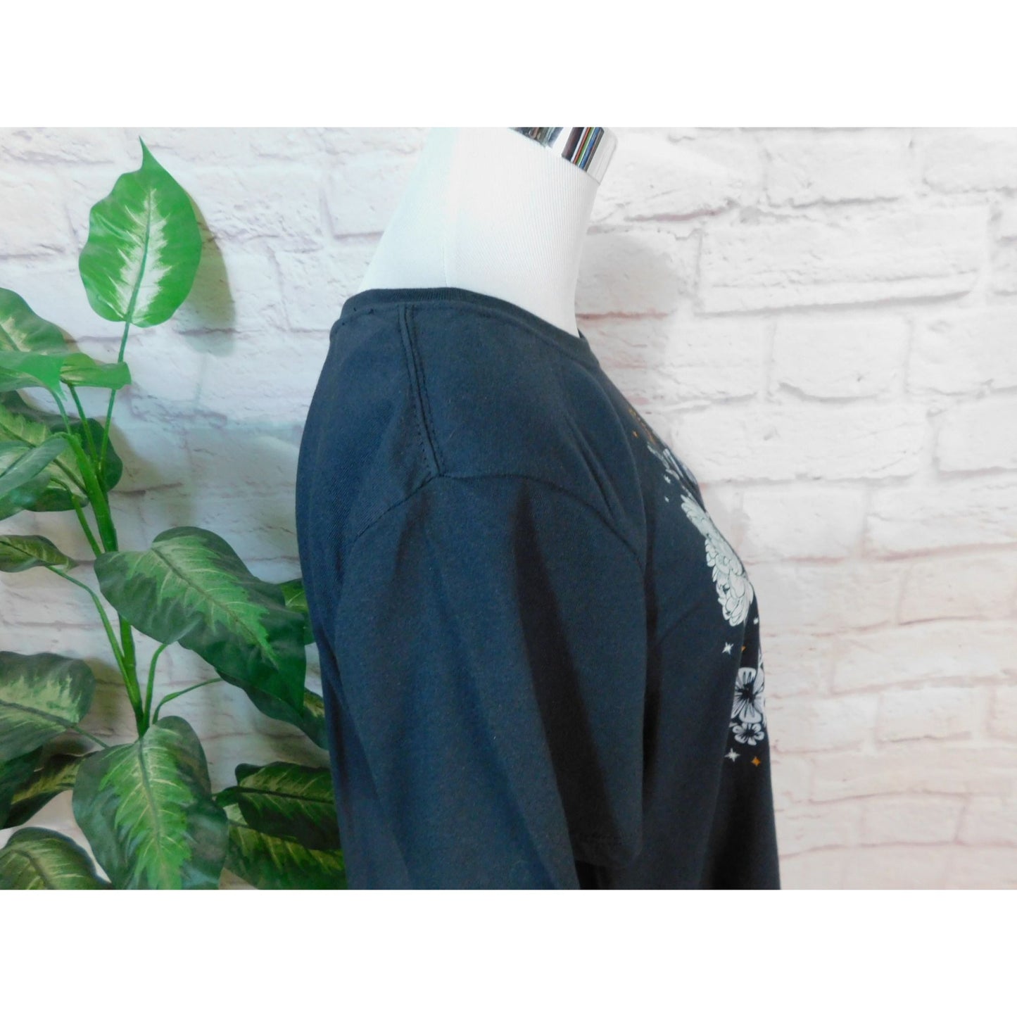 Kristen Nicole Free Your Mind Graphic Tee Black Women X-Large NWT