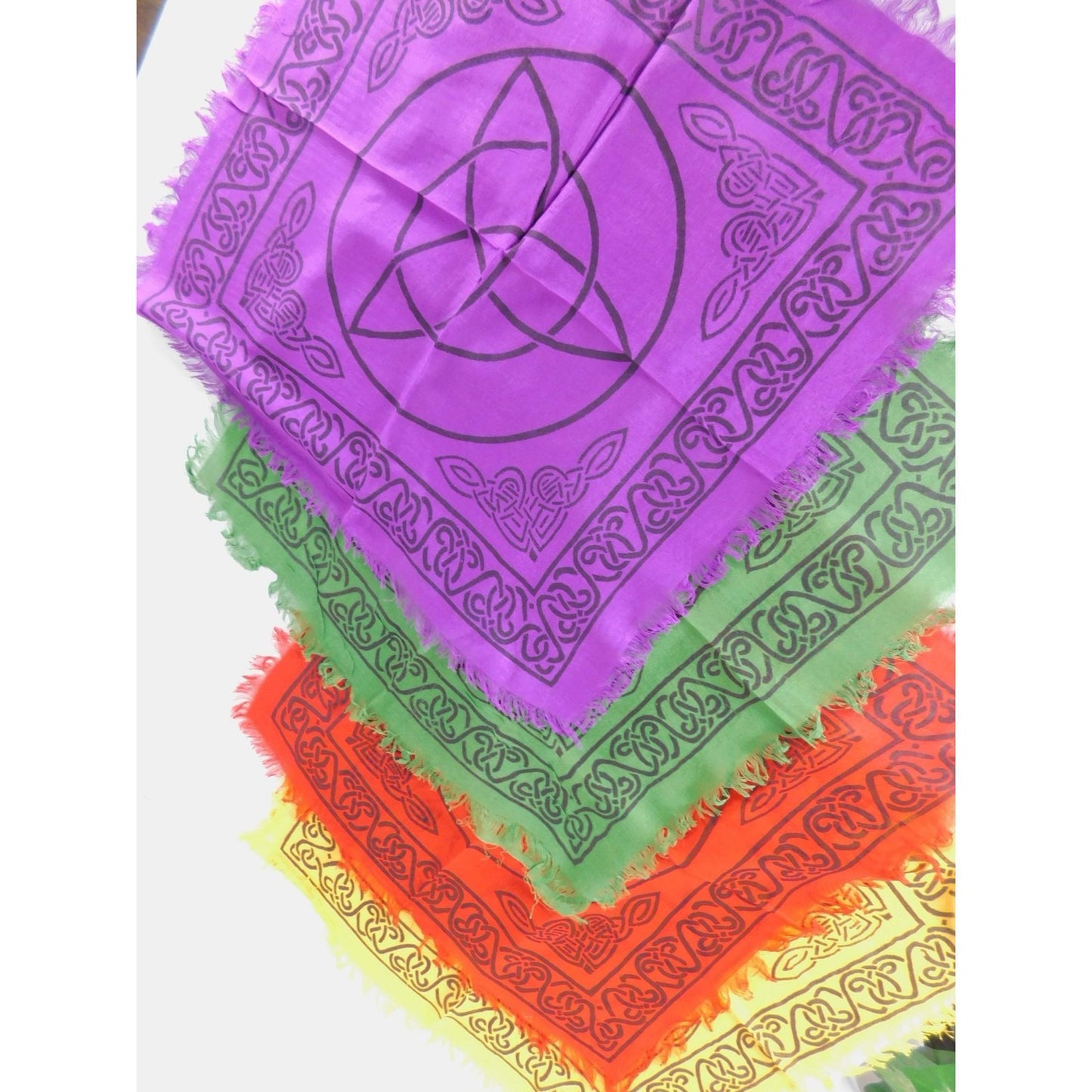 Triquetra Celtic Knot Altar Cloth Set Of 4 Witchcraft Wicca Pagan Rainbow Decor