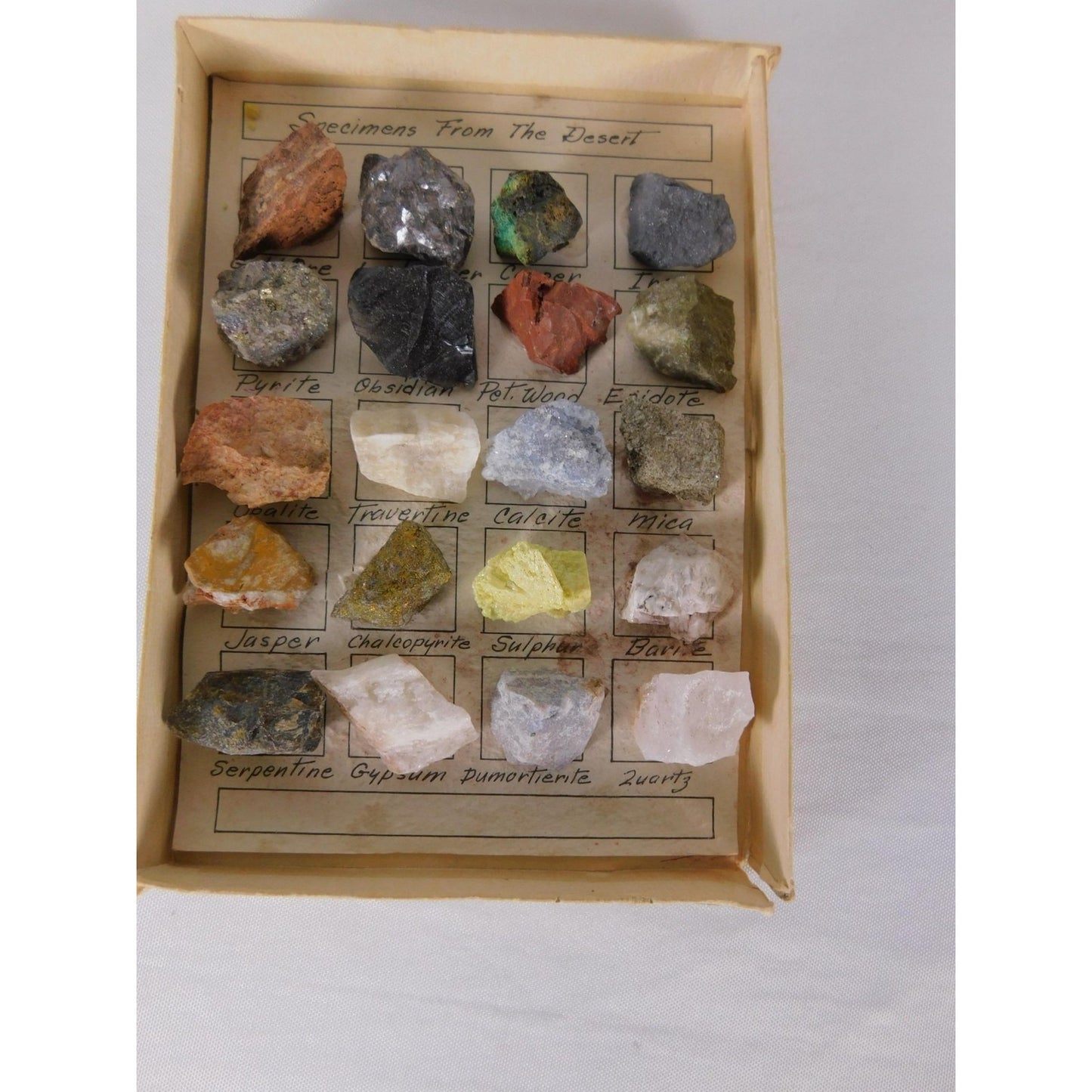 Vintage Specimens From The Desert Rock Mineral Kit 20 Piece Boxed Set Geology