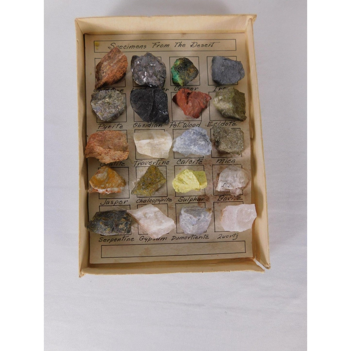 Vintage Specimens From The Desert Rock Mineral Kit 20 Piece Boxed Set Geology