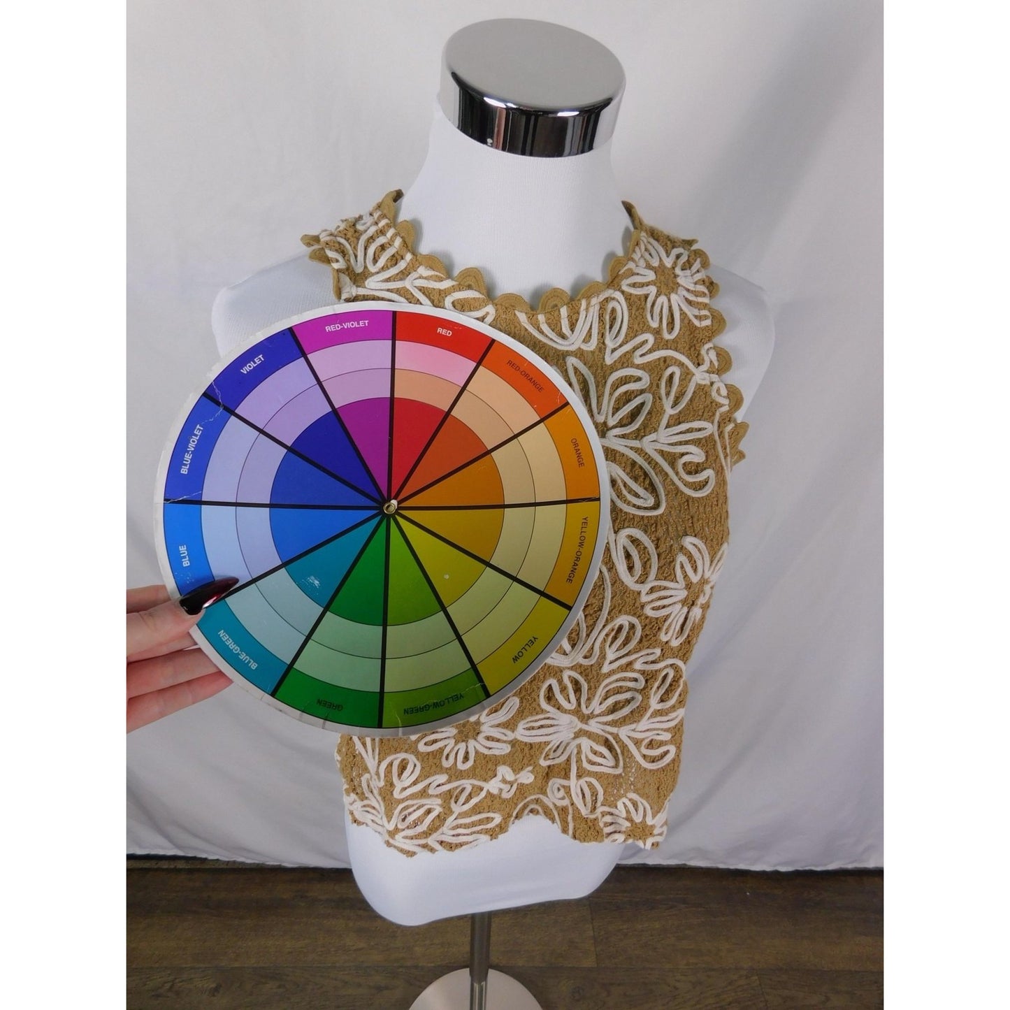 Solitaire Shirt Womens Small Tan White Crochet Floral Sleeveless Boho Top