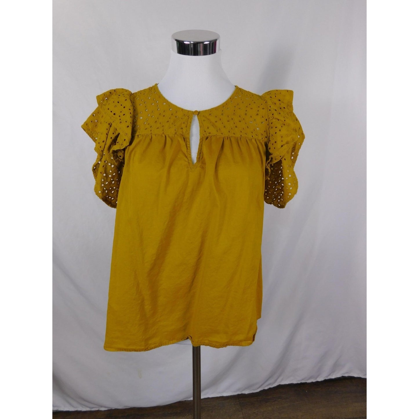 A New Day Mustard Eyelet Ruffle Sleeve Top Boho Witch M