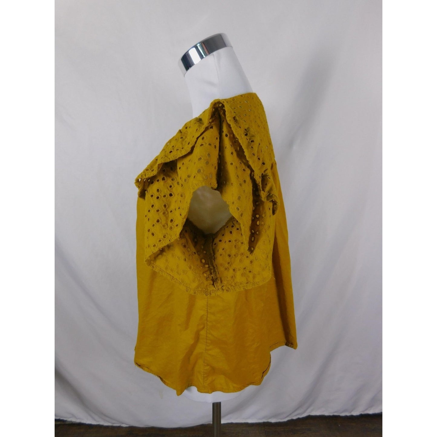 A New Day Mustard Eyelet Ruffle Sleeve Top Boho Witch M