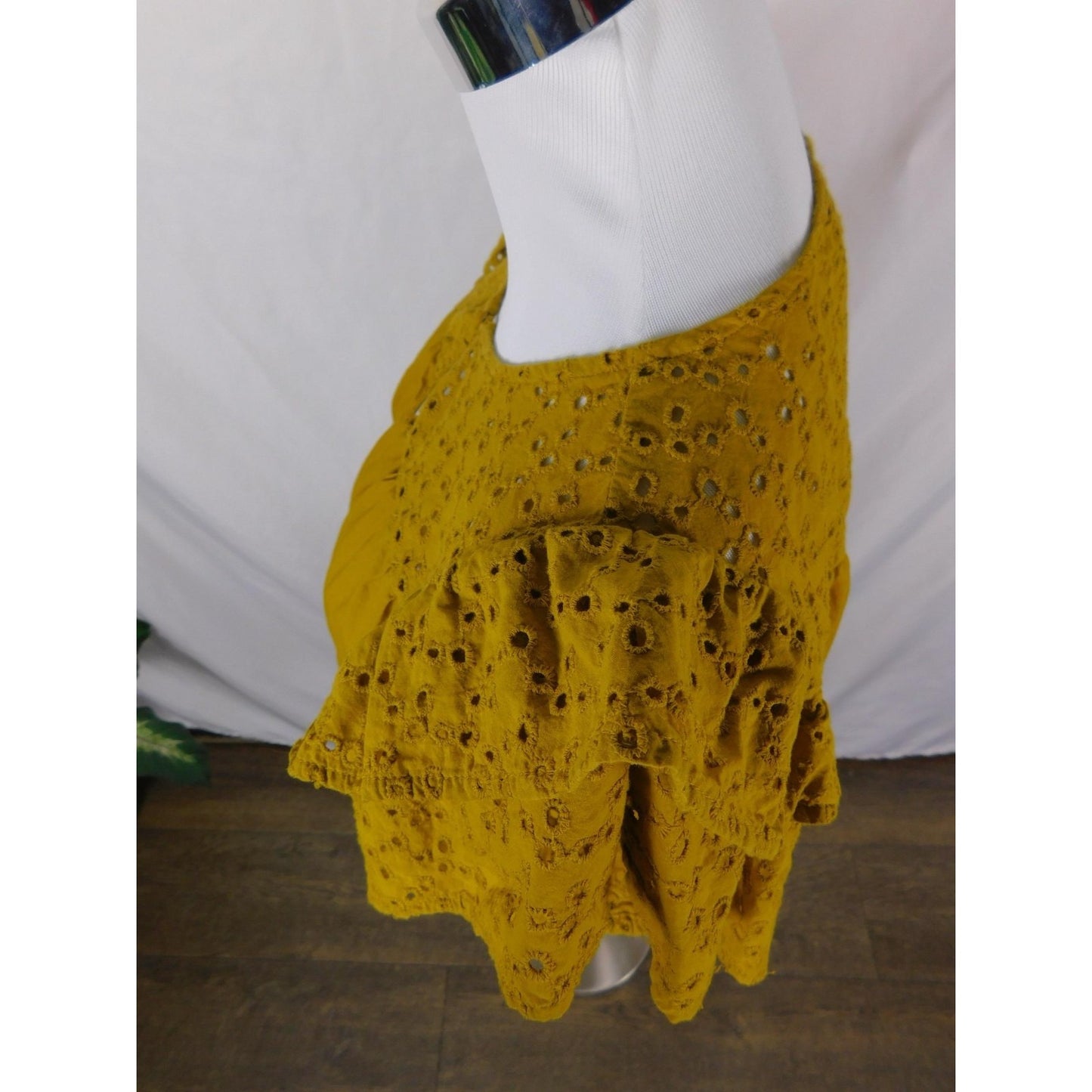 A New Day Mustard Eyelet Ruffle Sleeve Top Boho Witch M