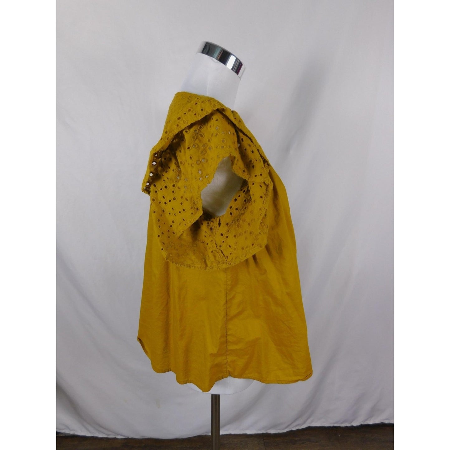 A New Day Mustard Eyelet Ruffle Sleeve Top Boho Witch M