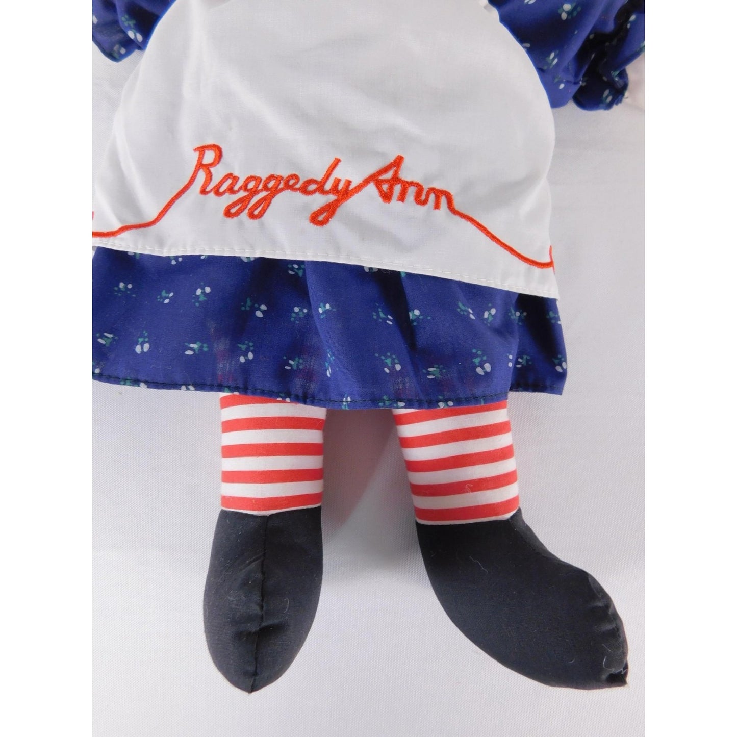 Vintage Applause Raggedy Ann Cloth Doll 20 Inch Red Yarn Hair Blue Dress Apron