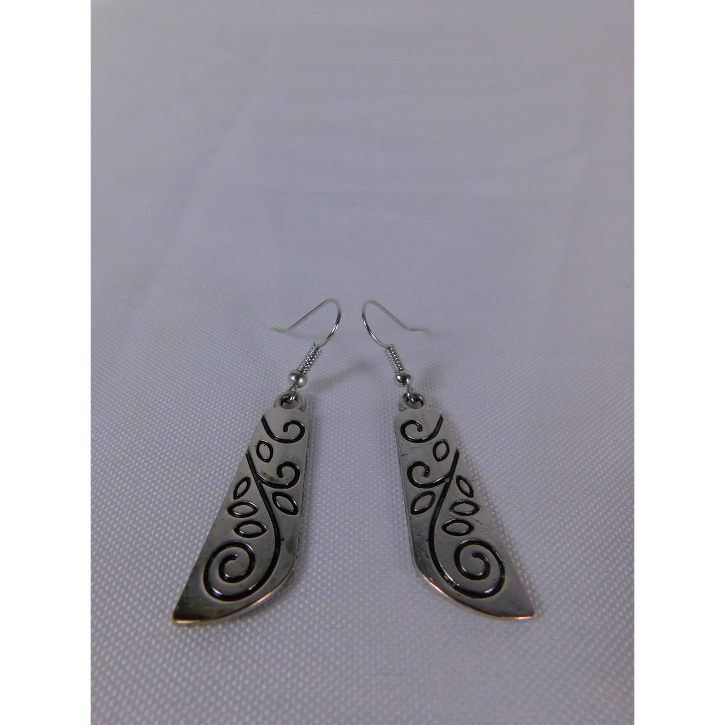 Boho Silver Tone Dangle Earrings Swirl Leaf Pattern Lightweight Retro Jewelry Gi