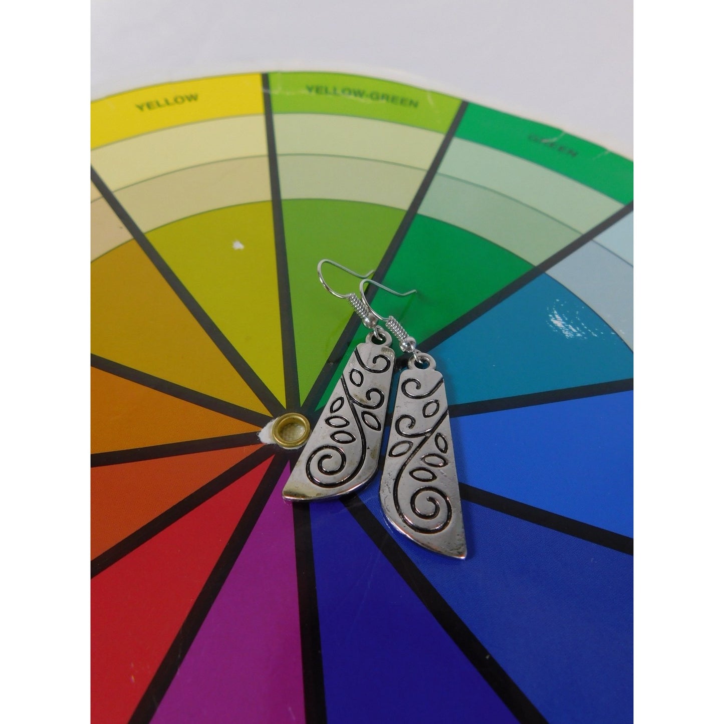 Boho Silver Tone Dangle Earrings Swirl Leaf Pattern Lightweight Retro Jewelry Gi