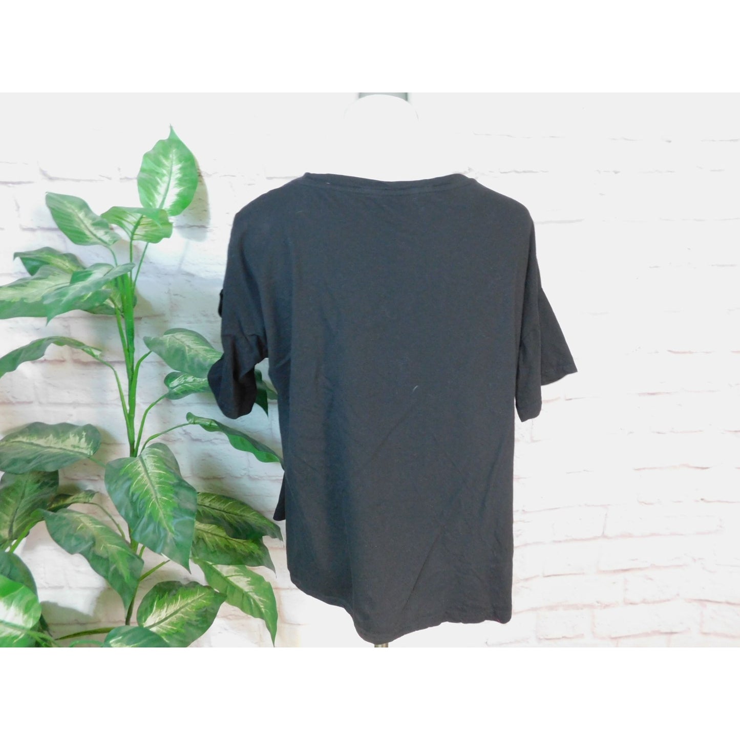 Wild And Free Death Soul Skull Graphic Black T-Shirt Women L Black Cold Shoulder