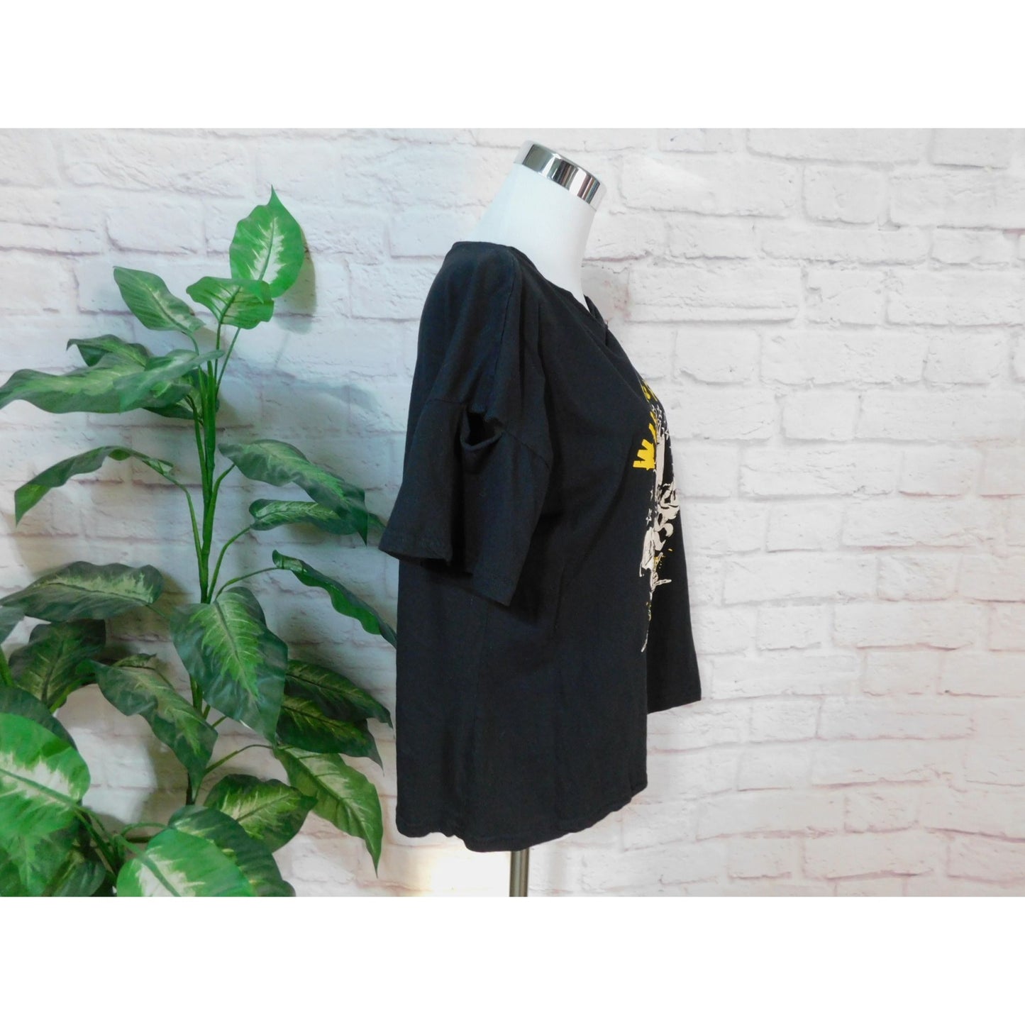 Wild And Free Death Soul Skull Graphic Black T-Shirt Women L Black Cold Shoulder