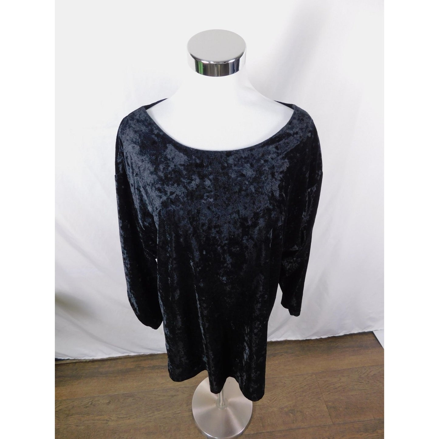 The Lounge Collection Shirt Womens Large Black Crushed Velvet Boatneck Velour