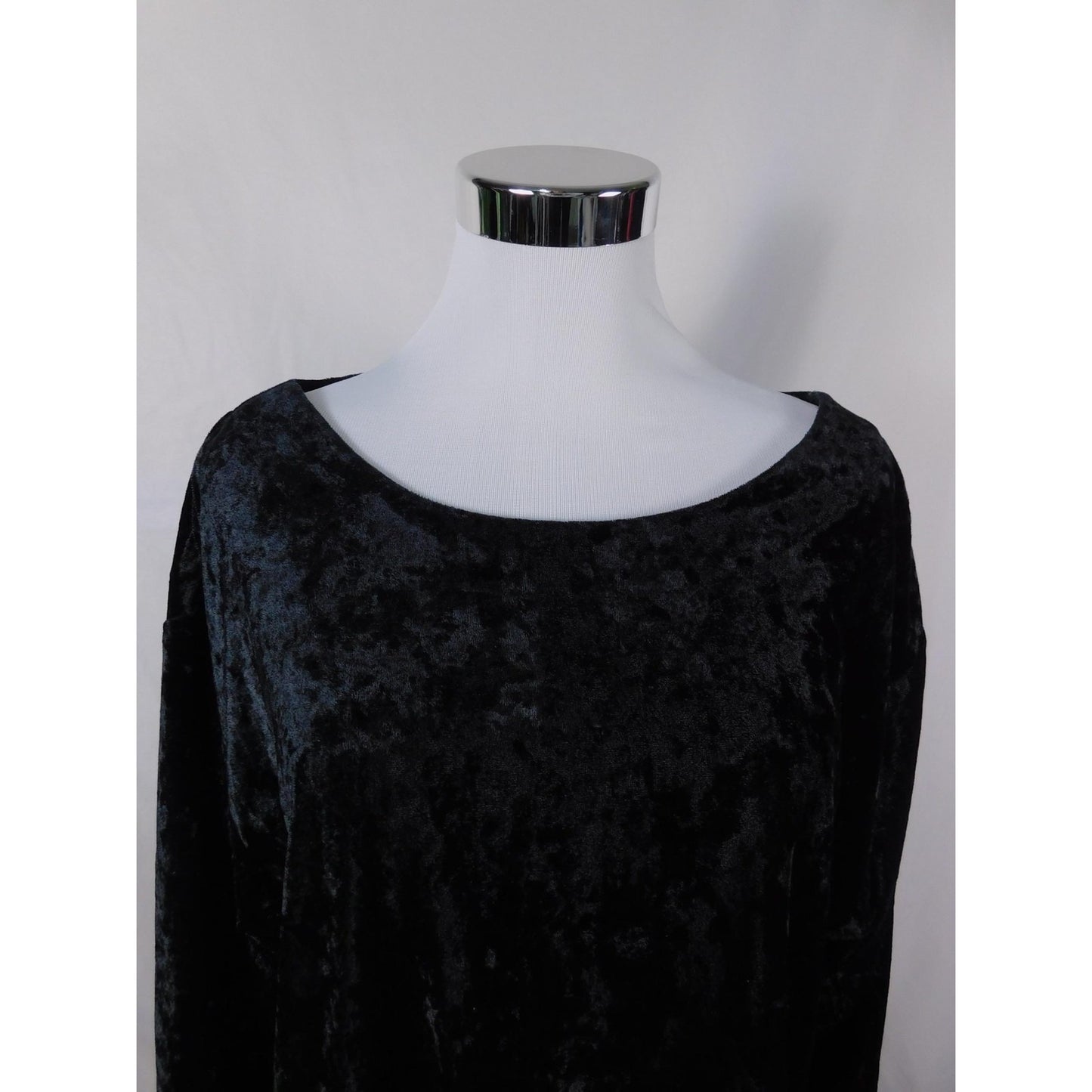 The Lounge Collection Shirt Womens Large Black Crushed Velvet Boatneck Velour
